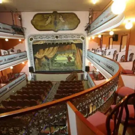 Hotel Restaurante La Charola 3*